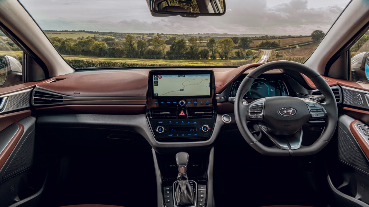 Ioniq Hybrid (2016-2022) interior, dashboard & comfort |