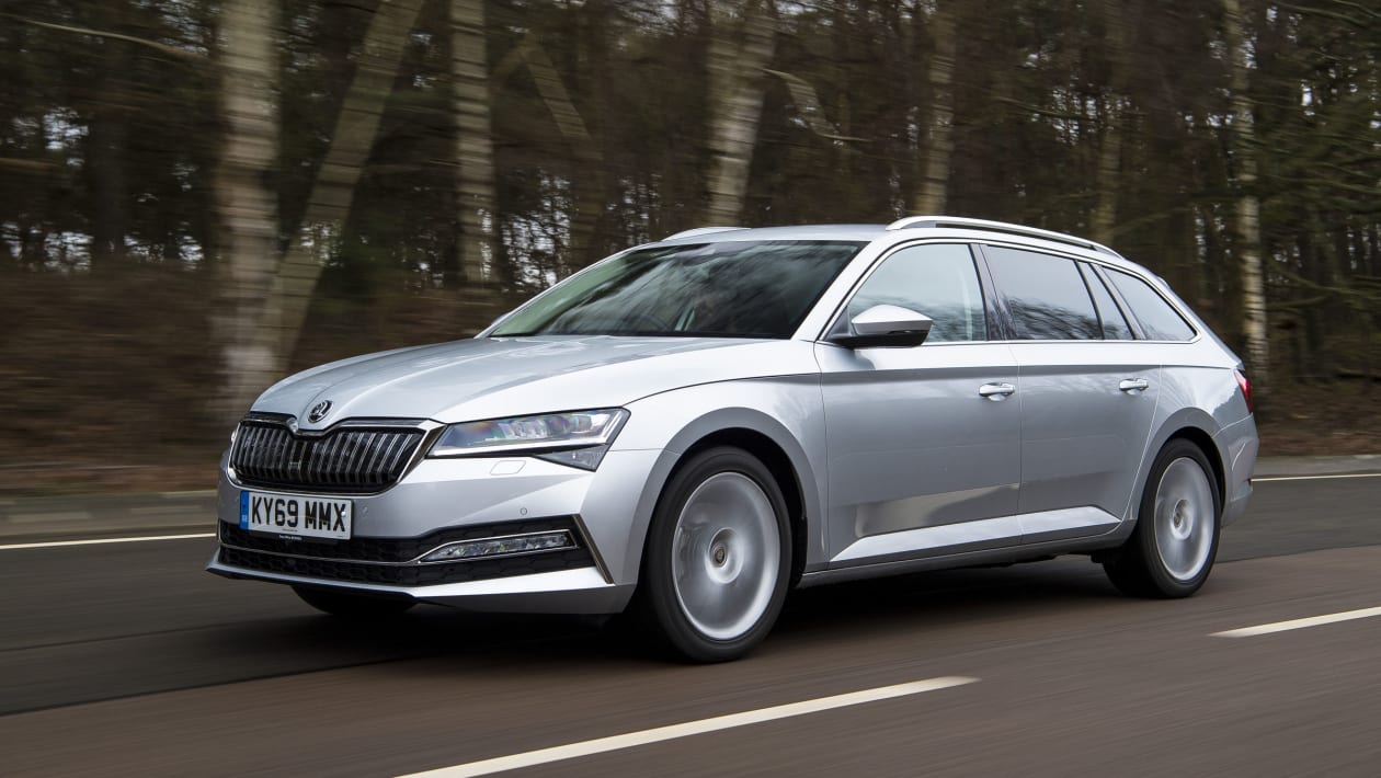 Skoda Superb Estate hybrid review 2022 | DrivingElectric