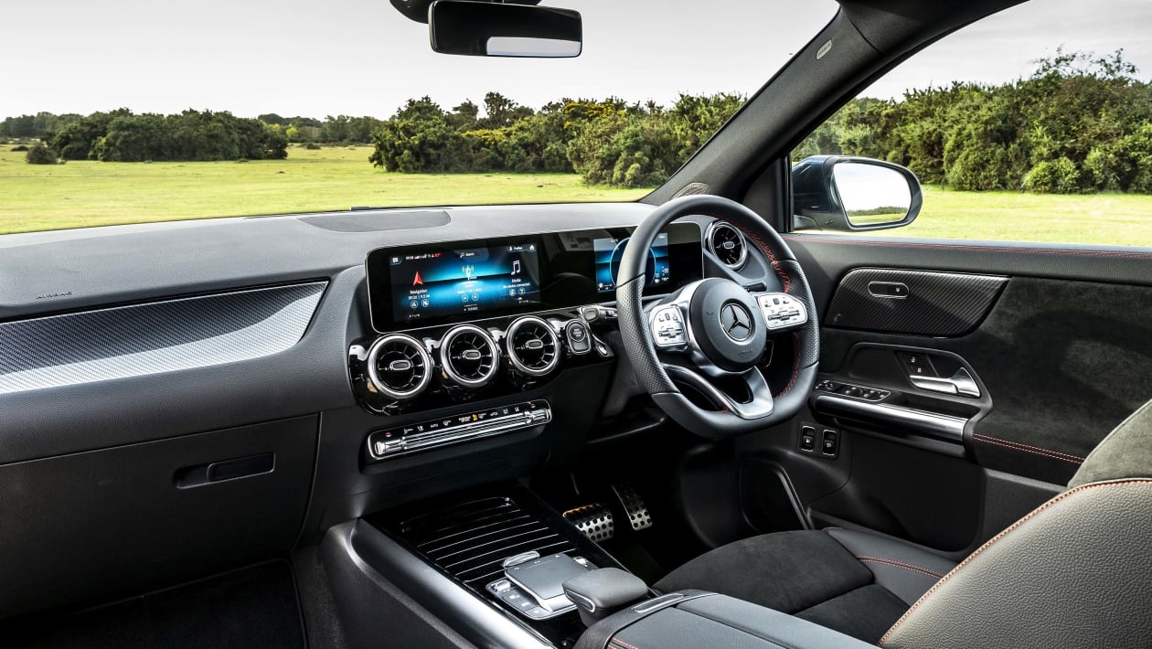 Mercedes GLA hybrid interior, dashboard & comfort DrivingElectric