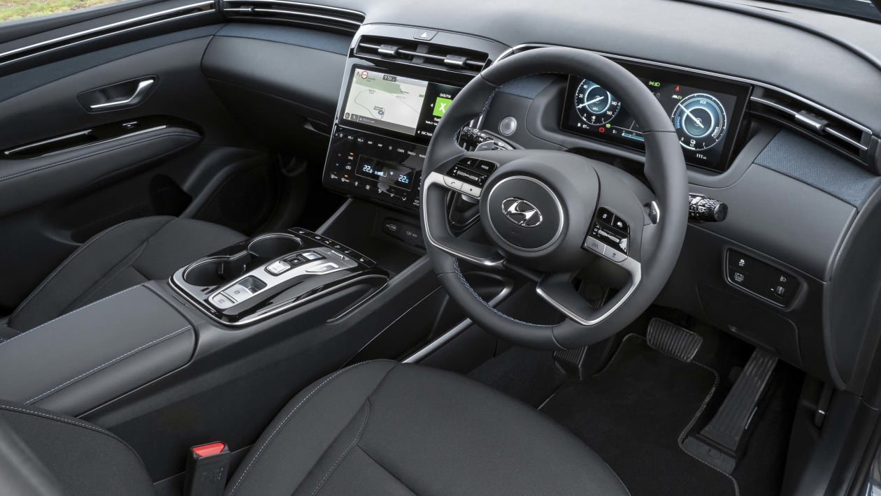 Hyundai Tucson Hybrid interior, dashboard & comfort | DrivingElectric
