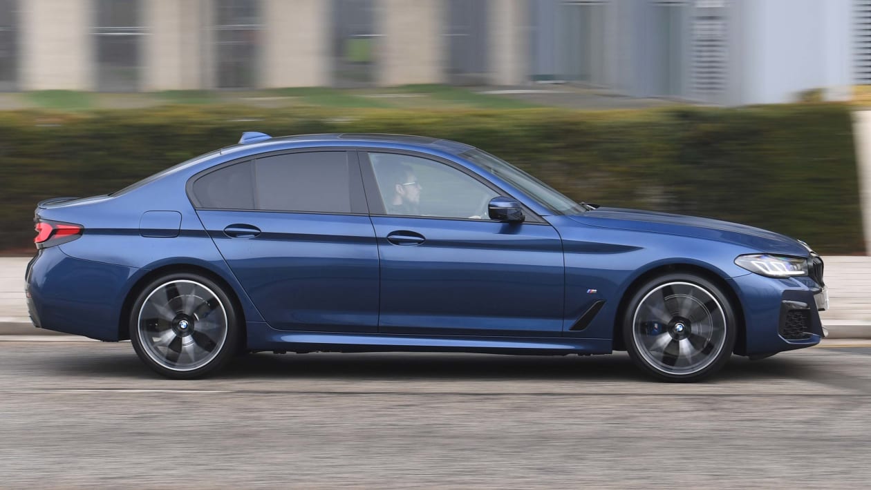BMW 530e hybrid performance, top speed & engine 2024 DrivingElectric
