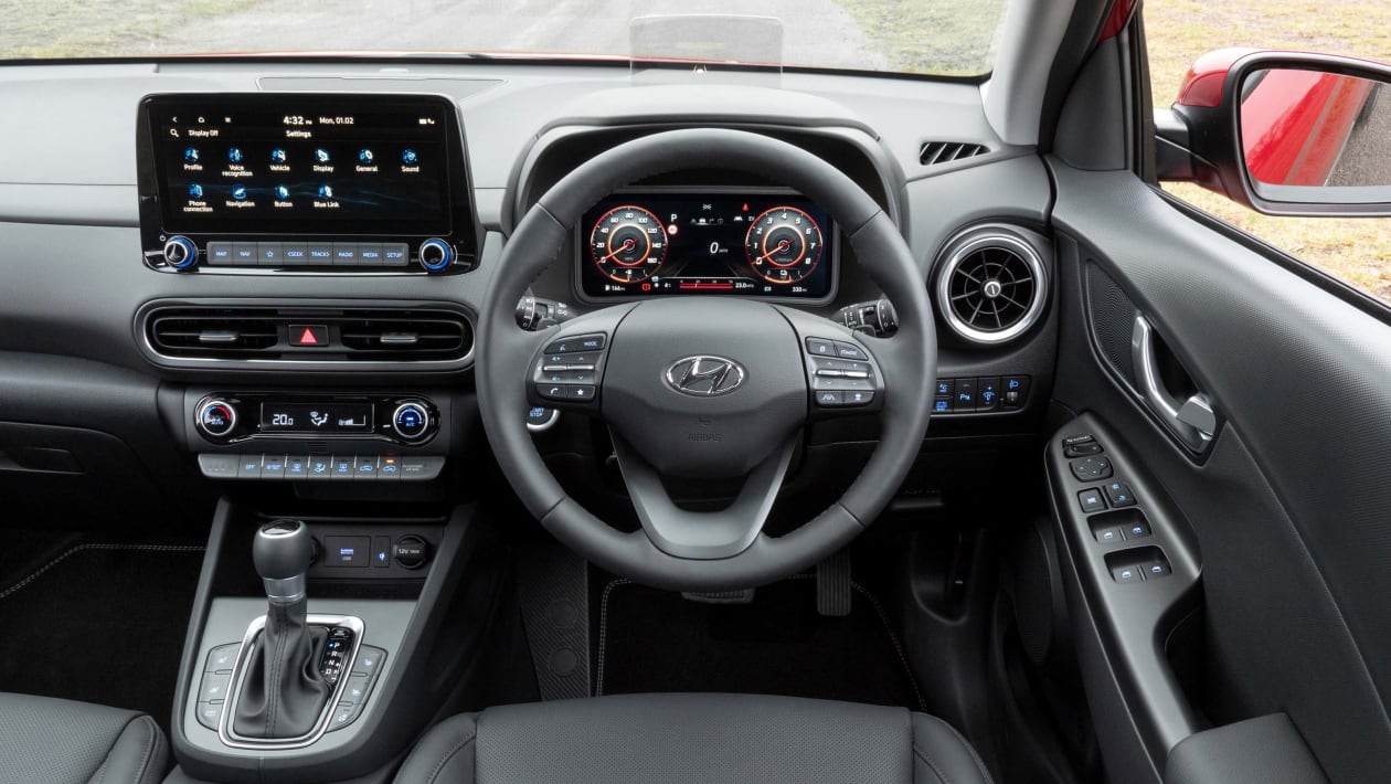 Hyundai Kona Hybrid interior, dashboard & comfort   DrivingElectric