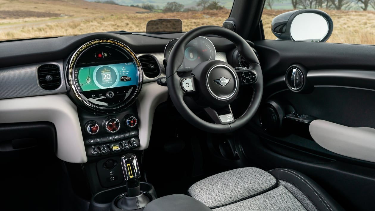 MINI Electric interior, dashboard & comfort | DrivingElectric