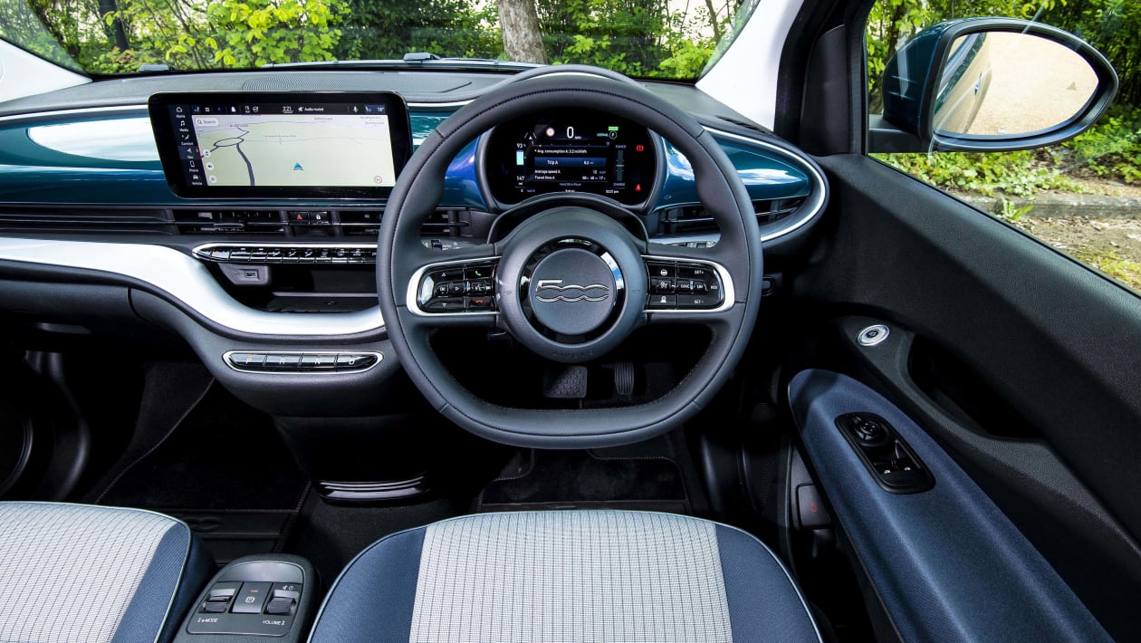 Fiat 500 electric interior, dashboard & comfort | DrivingElectric