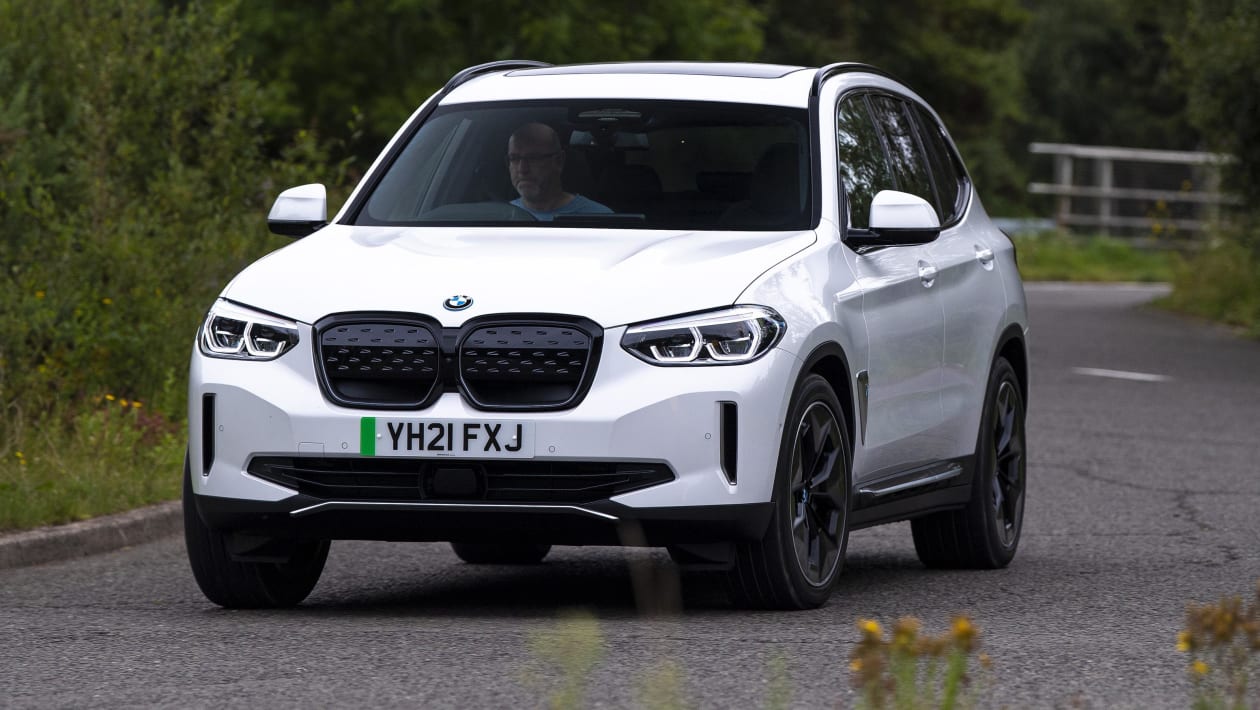 Hyundai Ioniq 5 vs BMW iX3 vs Volvo XC40 Recharge: performance and ...