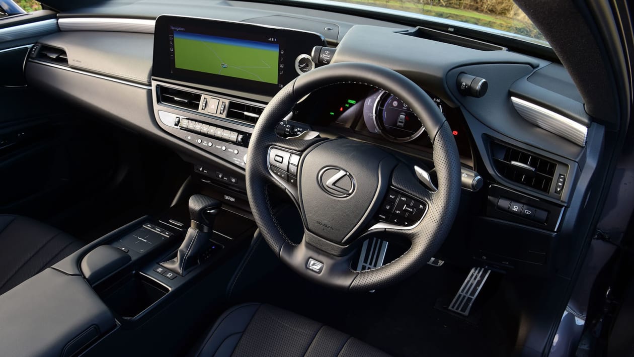 Lexus ES 300h interior & comfort DrivingElectric