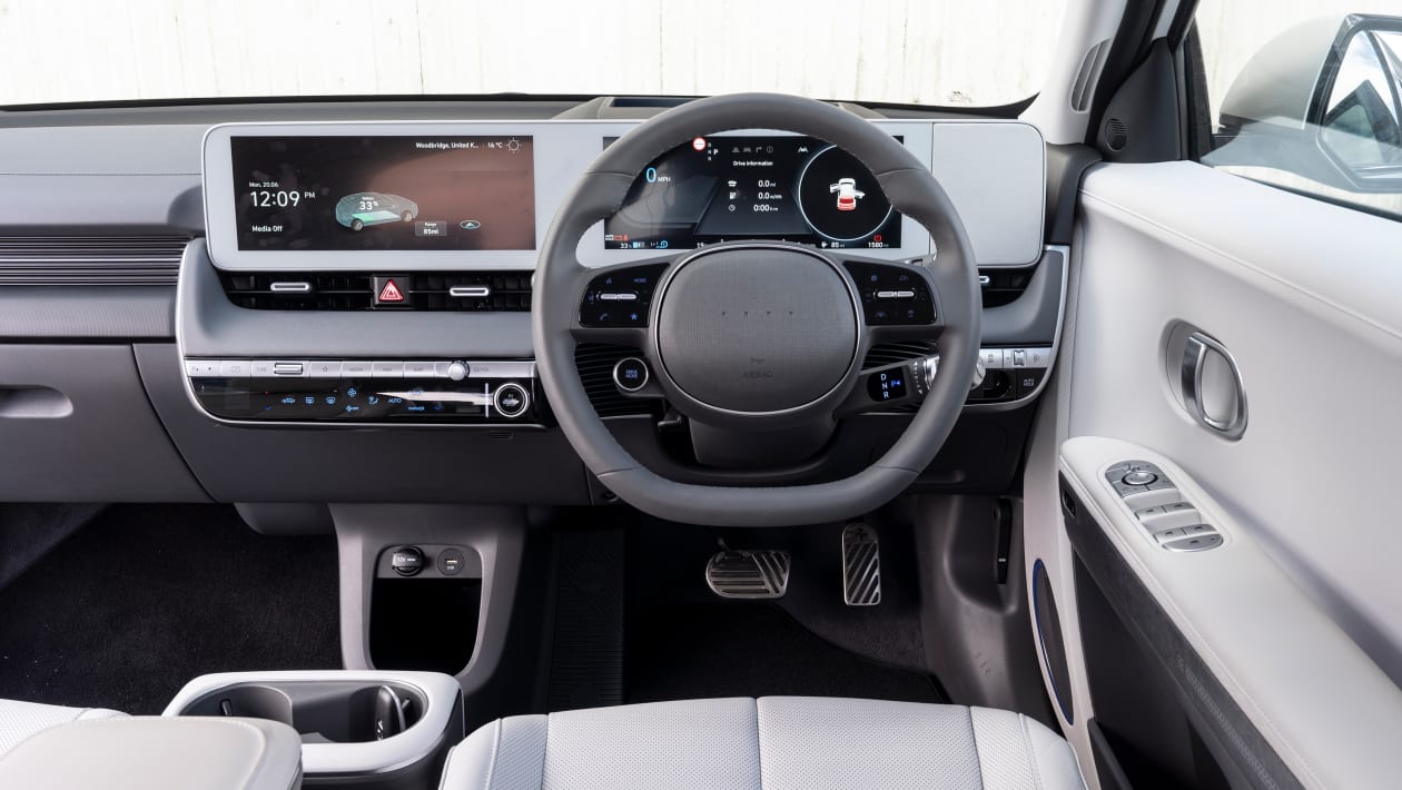 Toyota bZ4X vs Hyundai Ioniq 5 vs Volkswagen ID.4: interior and ...
