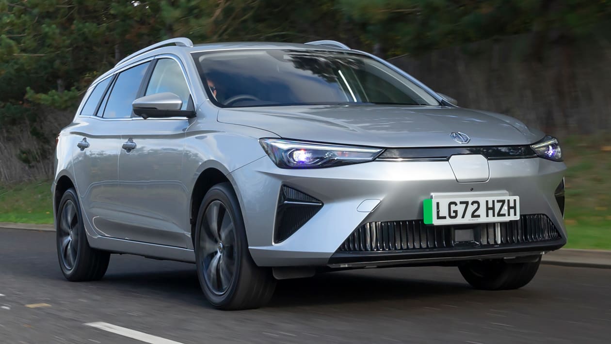 MG5 EV review 2022 | DrivingElectric