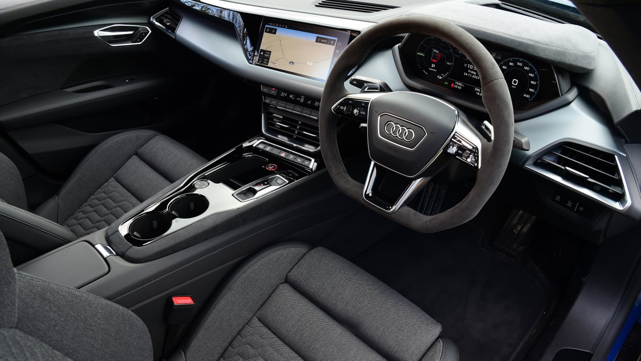 Audi e-tron GT: interior, dashboard & infotainment | DrivingElectric