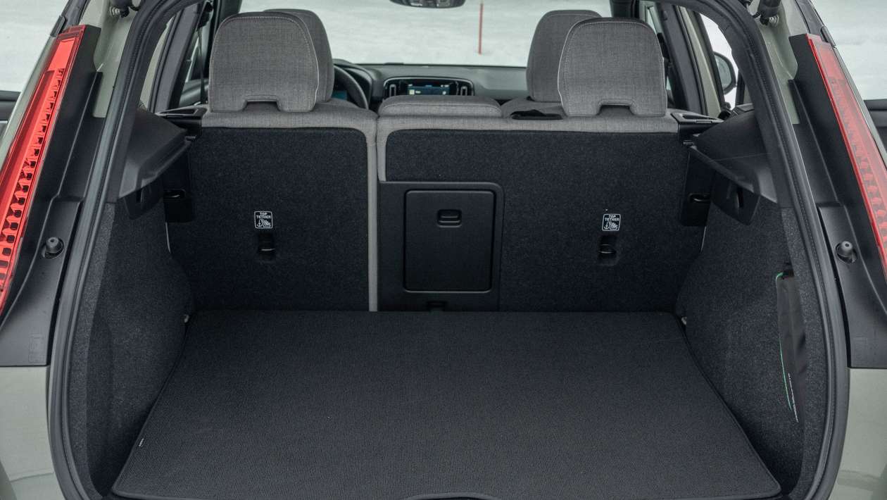 Volvo EX40: boot space, seating & practicality | DrivingElectric
