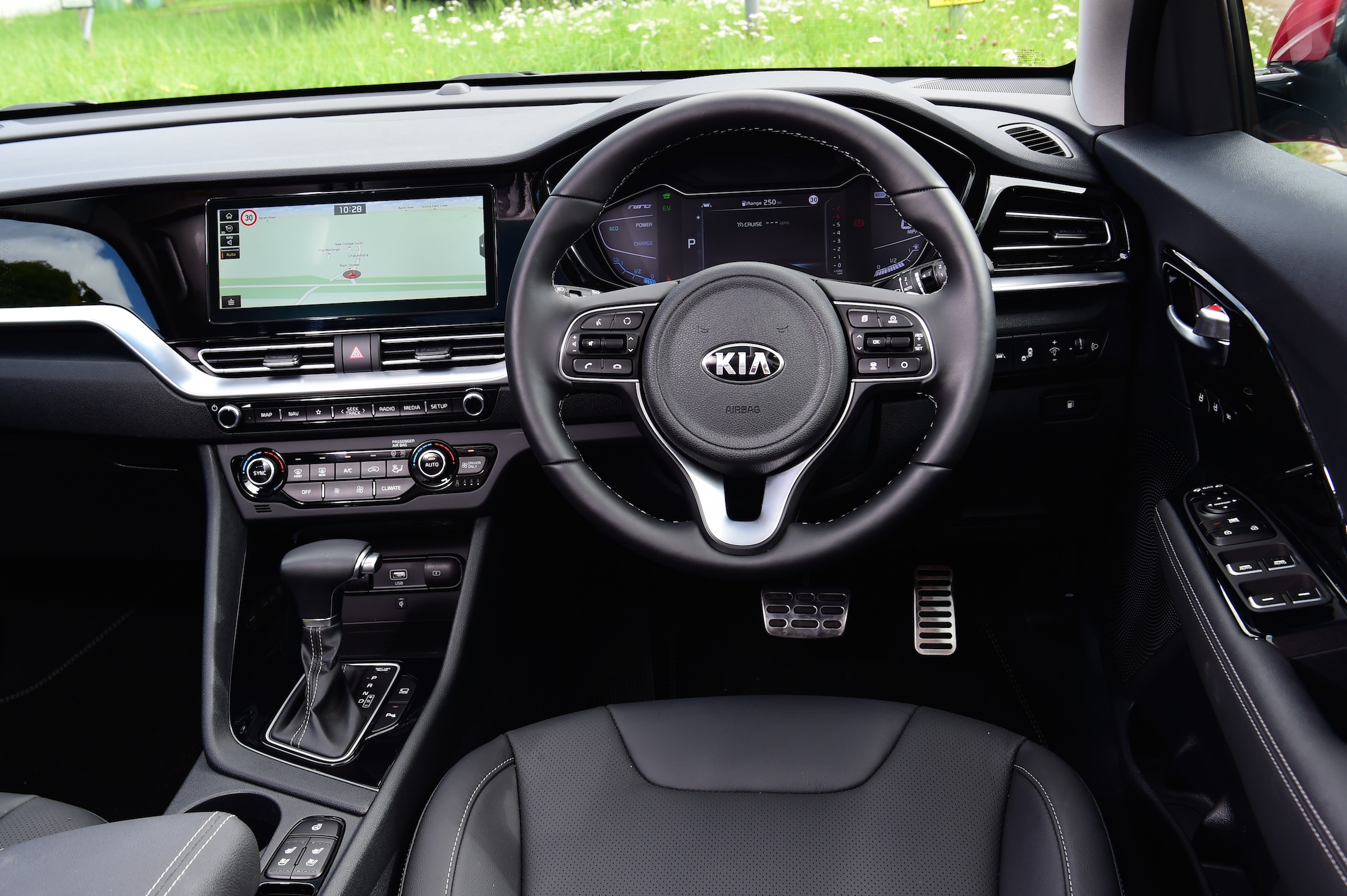 Kia Niro interior & comfort DrivingElectric