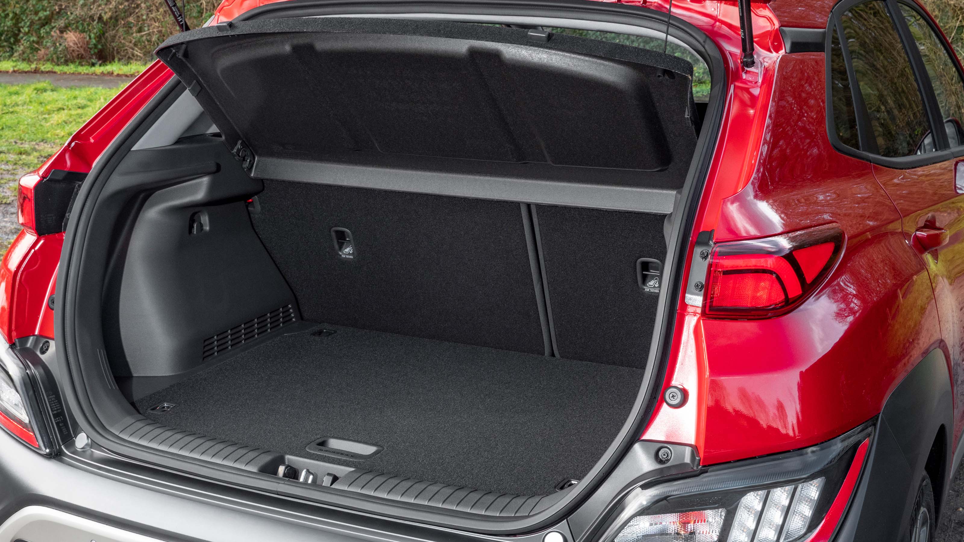 Hyundai Kona Hybrid boot space & seating   DrivingElectric