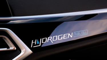 BMW iX5 Hydrogen logo
