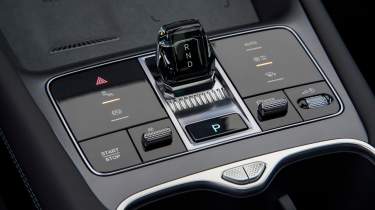 BYD Sealion 7 - gear selector