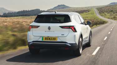 Renault Scenic E-Tech 2024 - rear tracking 