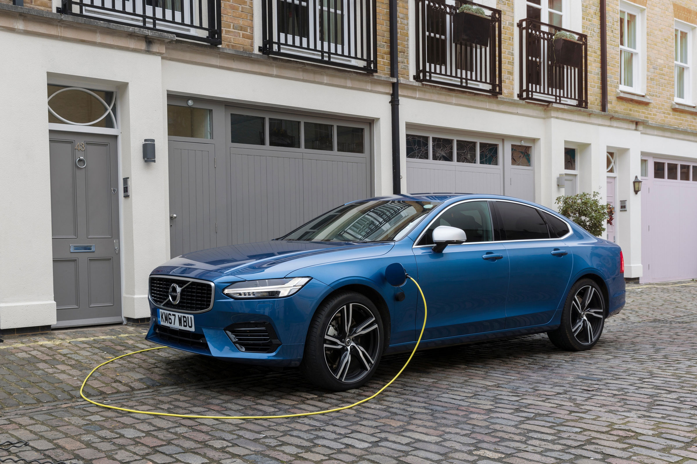 Volvo s90 hybrid