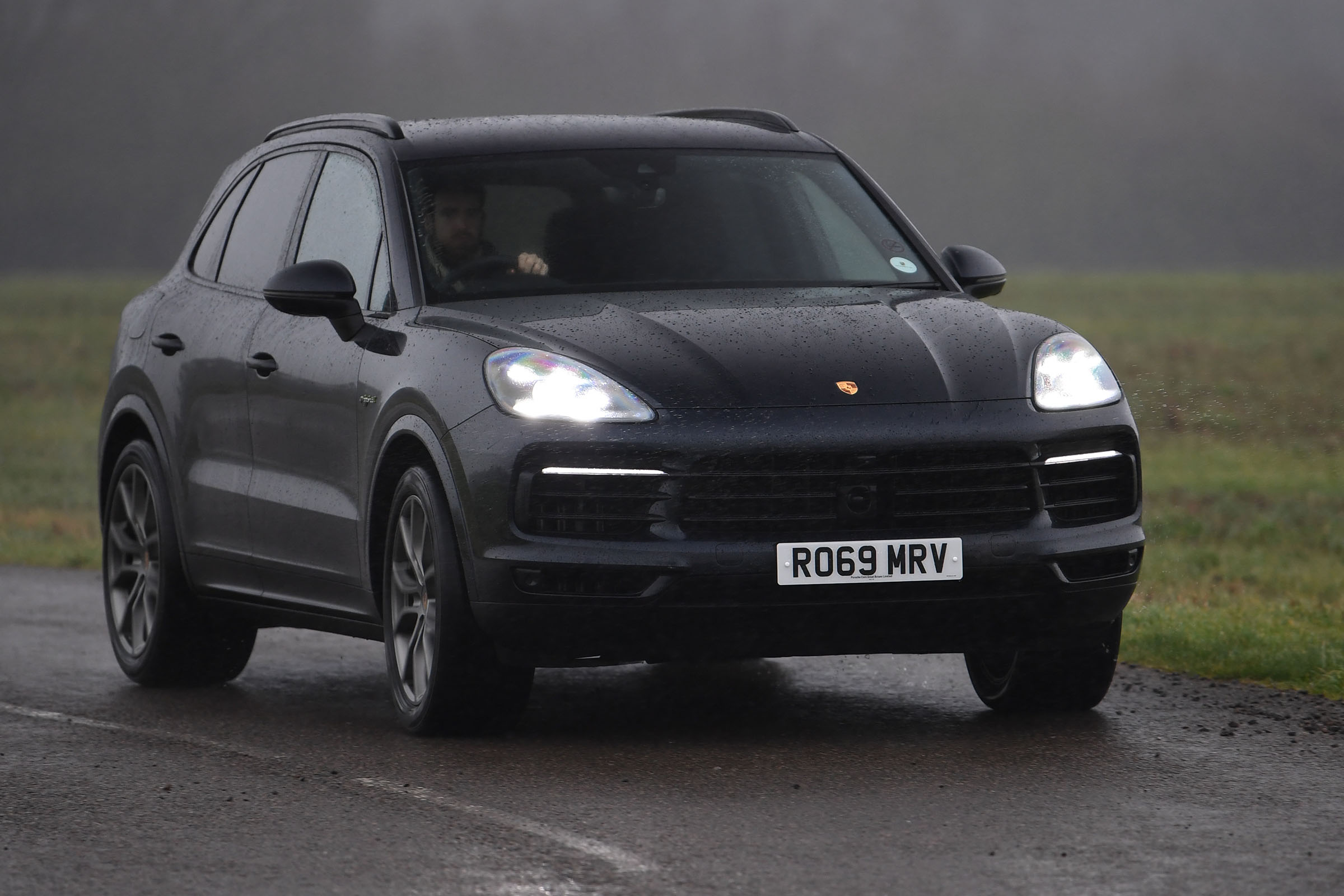 porsche cayenne hybrid new price