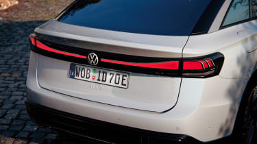 Volkswagen ID.7 - light bar