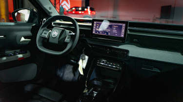 Citroen e-C3 Aircross - interior 