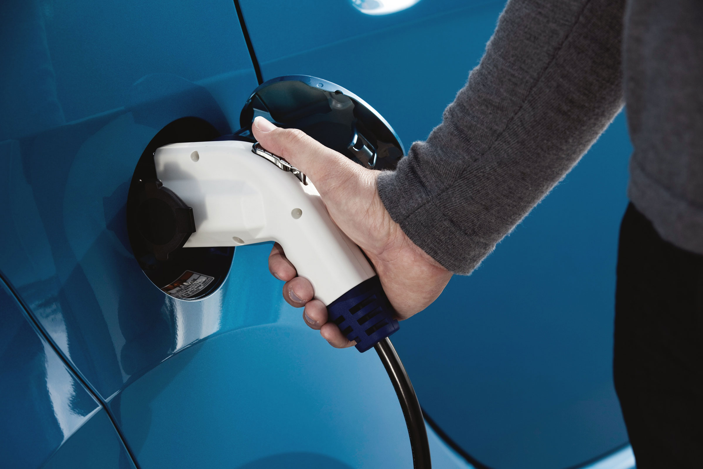 mount karakterisere Outlaw Peugeot iOn (2010-2018) range, battery & charging | DrivingElectric