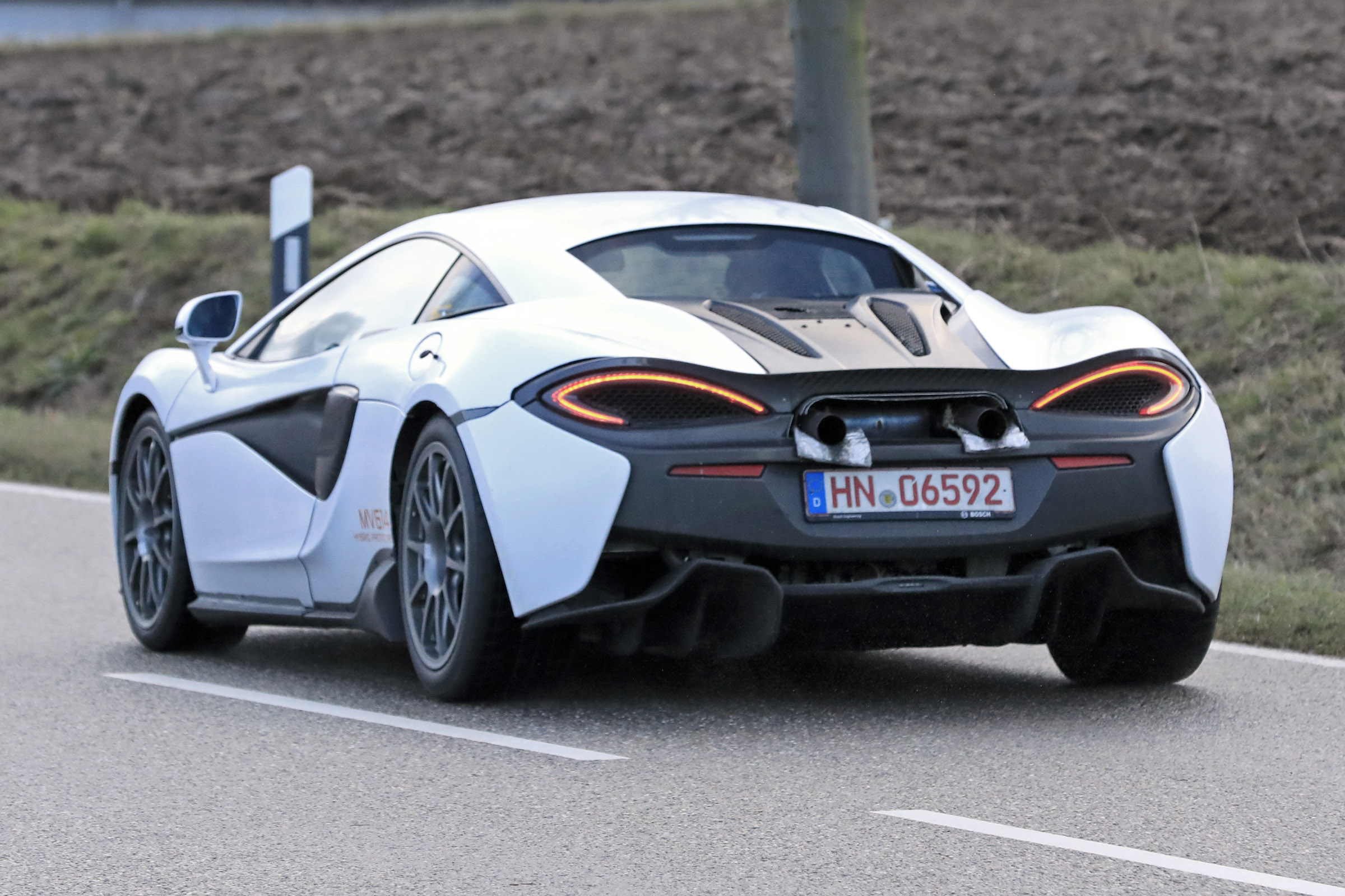 2022 McLaren Artura pictures DrivingElectric