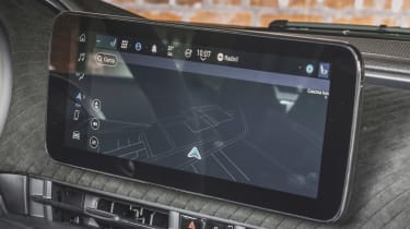 Abarth 500e - infotainment