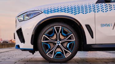 BMW iX5 Hydrogen alloy wheels