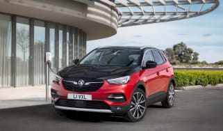 Opel Grandland X Hybrid4