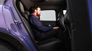 Abarth 600e - rear space