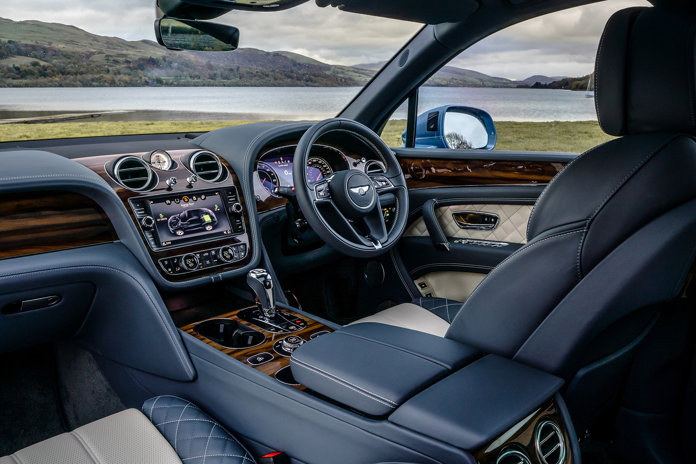 Bentley Bentayga Hybrid Interior Comfort DrivingElectric