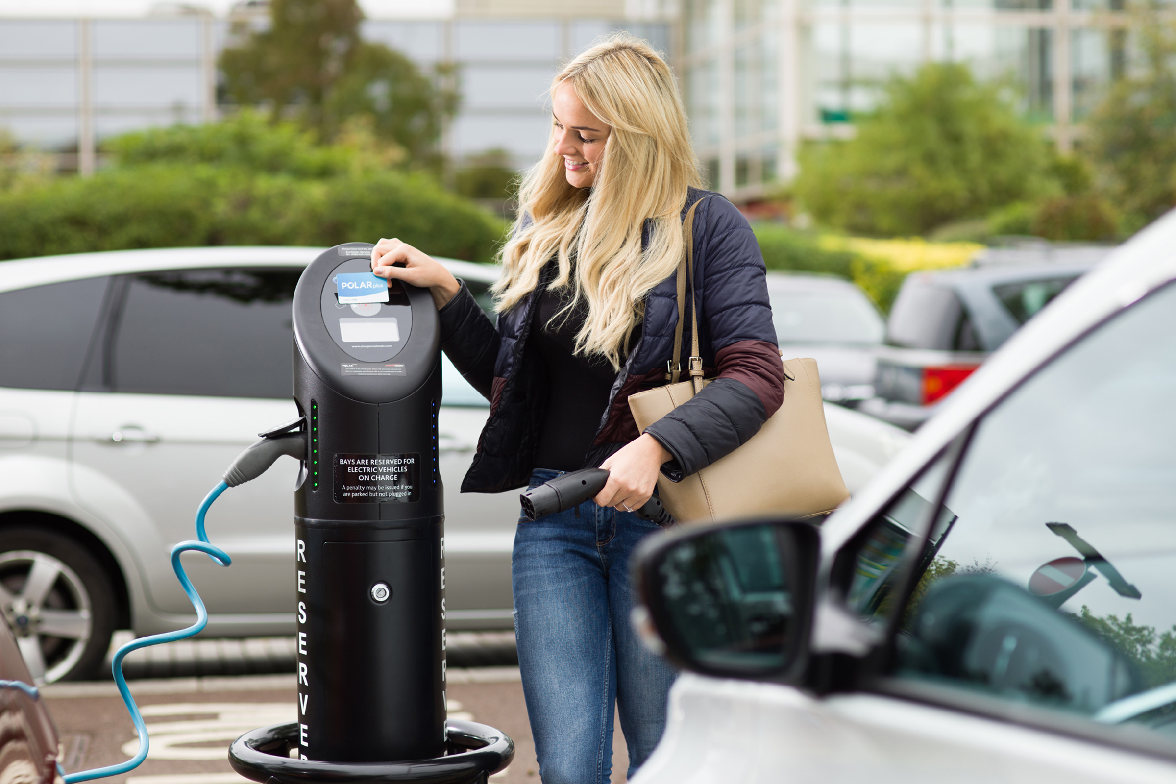 How to charge an electric car: a complete guide