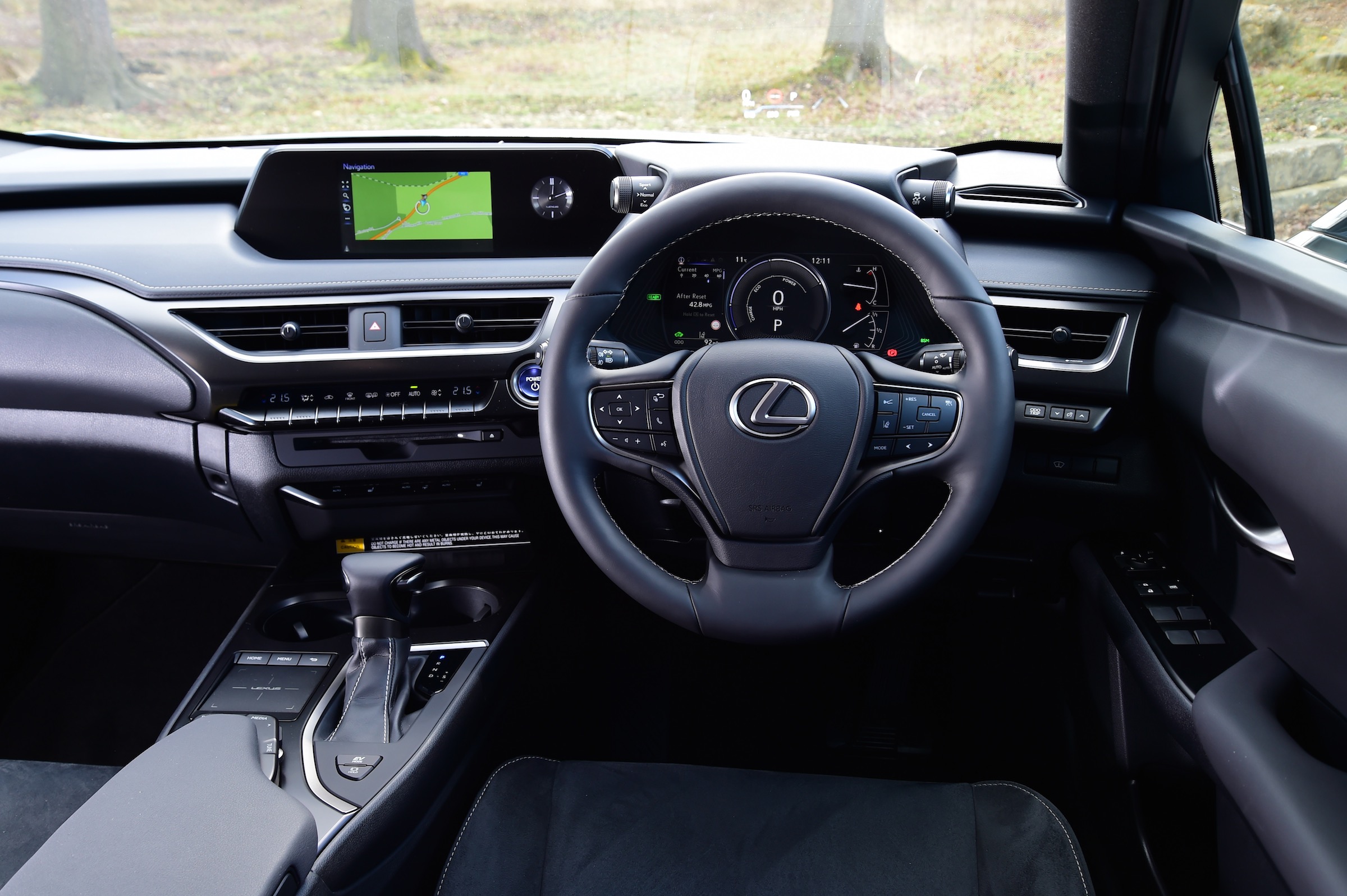 Lexus UX 250h interior & comfort | DrivingElectric
