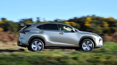 lexus-nx300h-hybrid_07