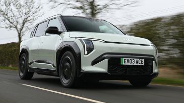 Kia EV3 - front tracking