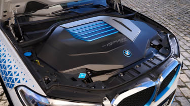 BMW iX5 Hydrogen bonnet