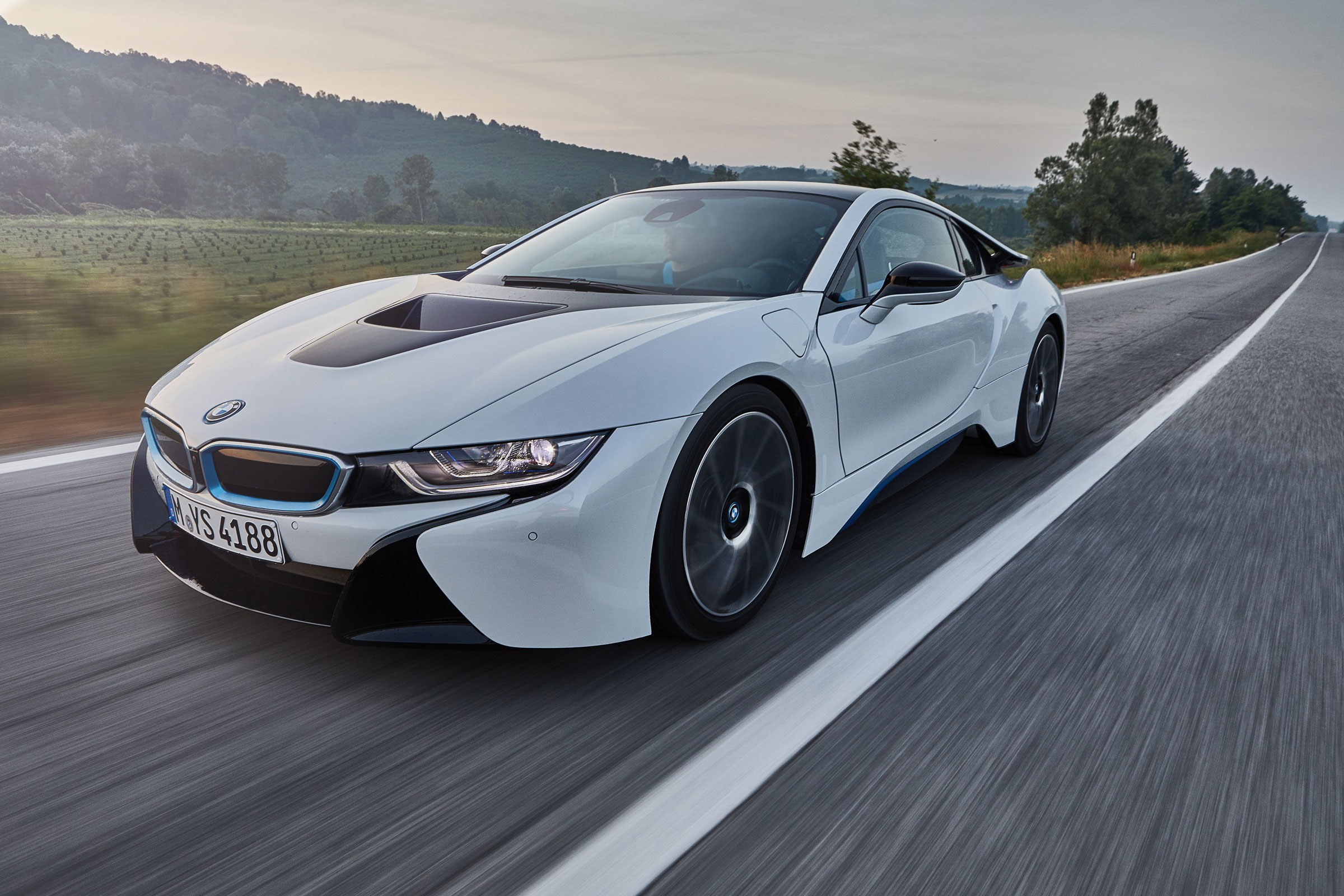 BMW i8 Coupe (20142020) review DrivingElectric