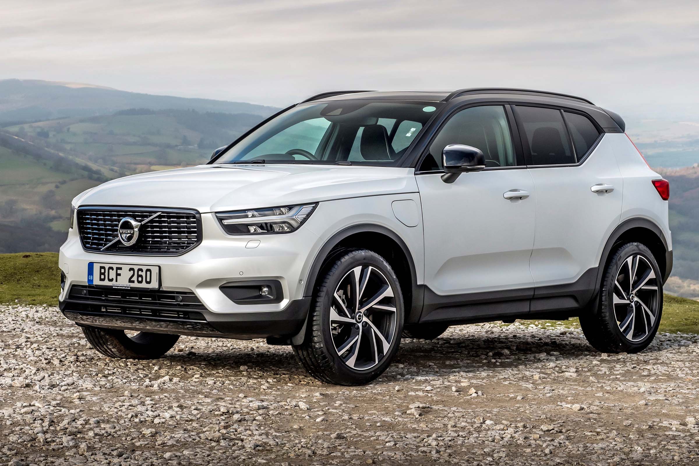 zaterdag Overleg map Volvo XC40 Recharge: T4 engine joins T5 in plug-in hybrid SUV range  pictures | DrivingElectric