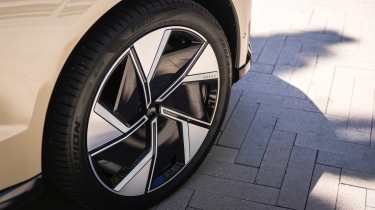 Volvo EX90 - wheel