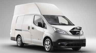 尼桑e- nv200xl正面