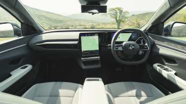 Renault Scenic E-Tech 2024 - front interior 