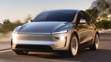 Tesla Model Y facelift 2025 - dynamic front 3/4