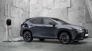 新的2022 lexus nx 450h +插件混合动力车