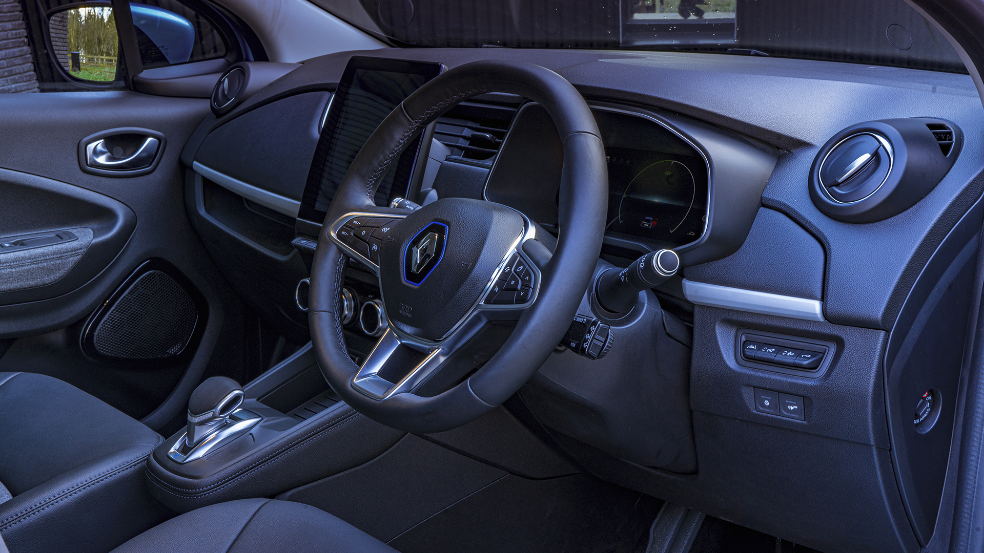 Renault ZOE Interior And Comfort | DrivingElectric