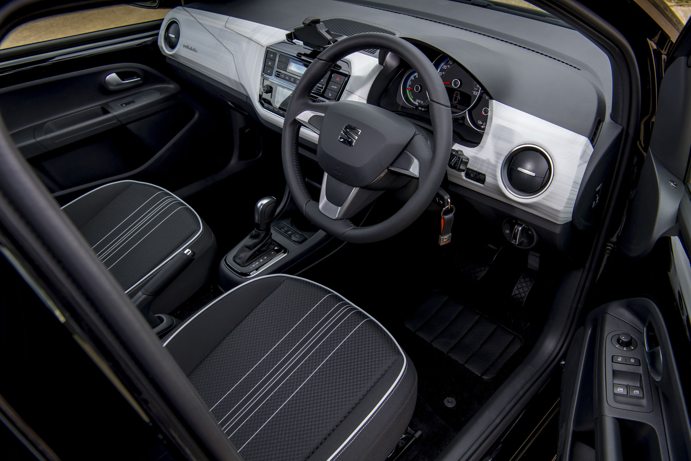 SEAT Mii electric interior & comfort | DrivingElectric