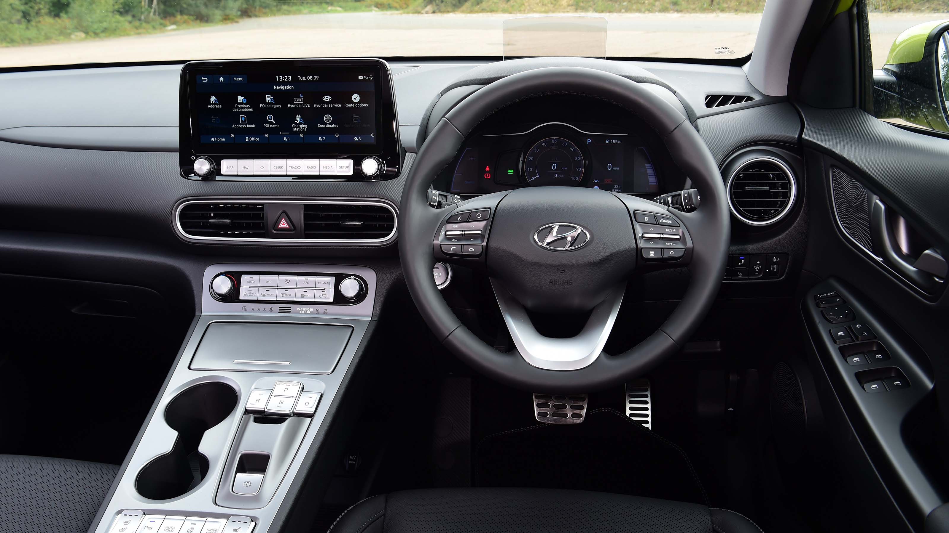 Hyundai Kona Electric interior & comfort | DrivingElectric