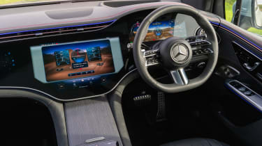 Mercedes EQE SUV - Hyperscreen