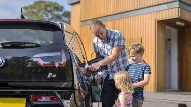 BMW i3 charging