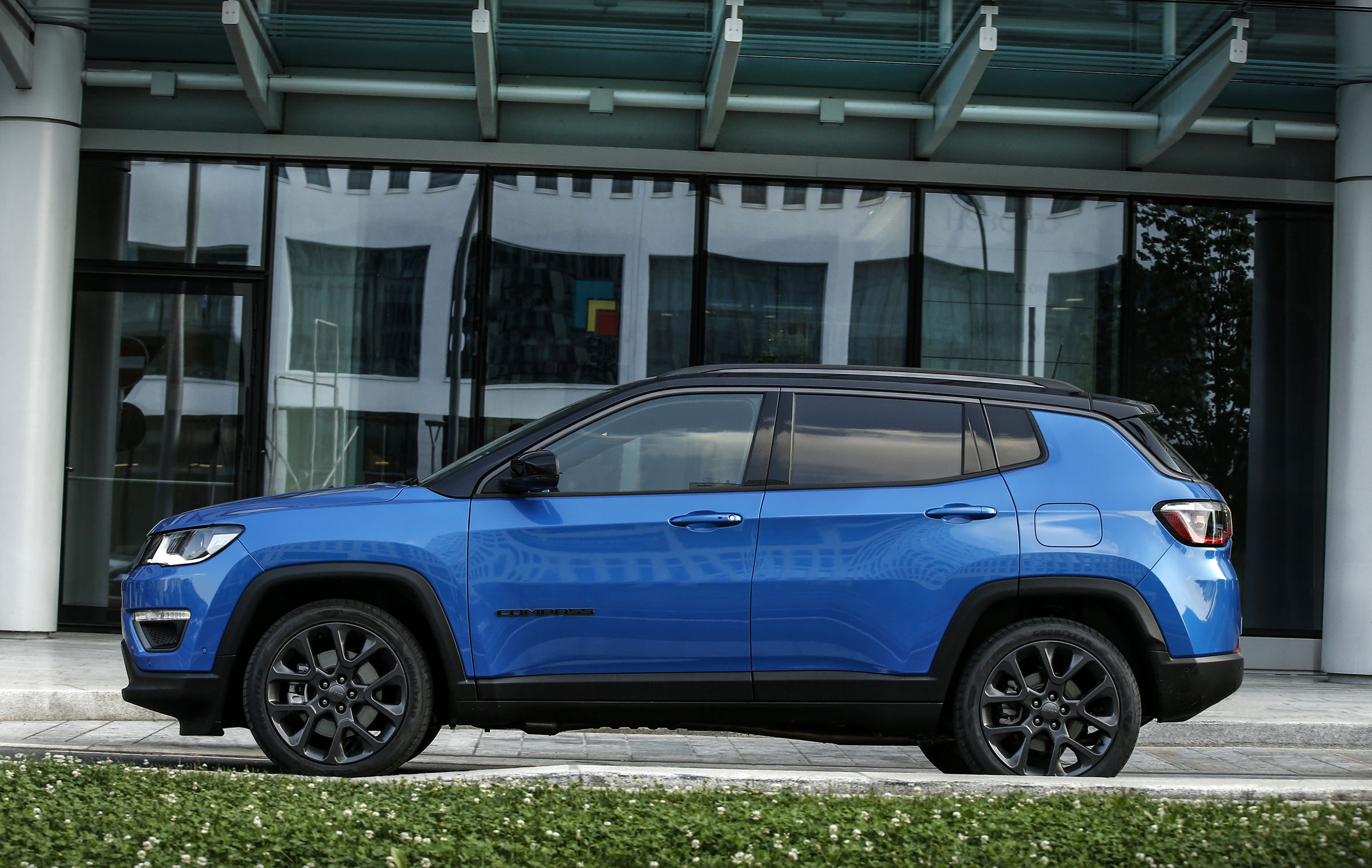 Jeep Compass Plug In Hybrid Headed For Uk Drivingelectric