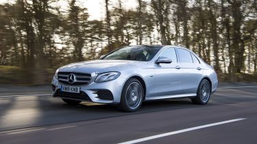 Mercedes E 300 De Vs Mercedes E 300 E Performance And Handling Drivingelectric