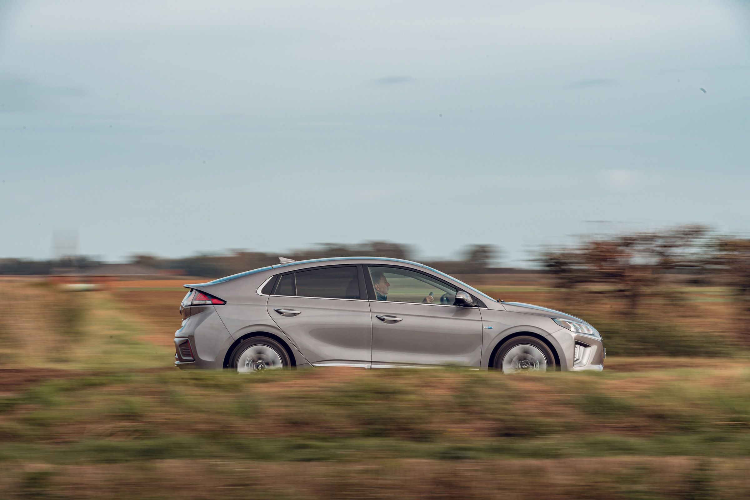 Regeren lepel lens Hyundai Ioniq Hybrid MPG & CO2 emissions | DrivingElectric